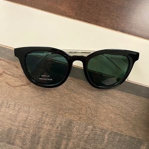Marc Hunter Round Sunglasses Black/Crystal